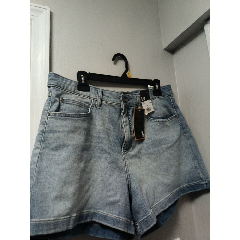Lee Fresh Day Denim Shorts Spring Summer Vacation Women's Size 16 4" Inseam New